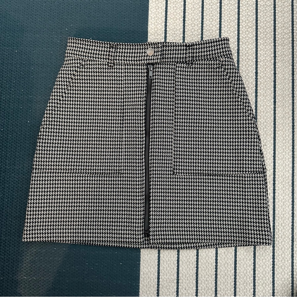 H&M Black and White Mini Skirt